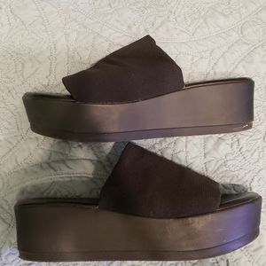 90s Style Platform Sandals